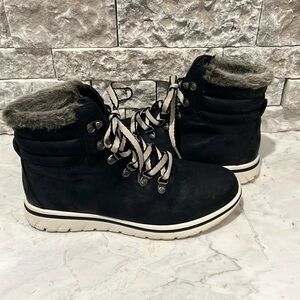 CLIFFS BY WHITE MOUNTAIN Hallett